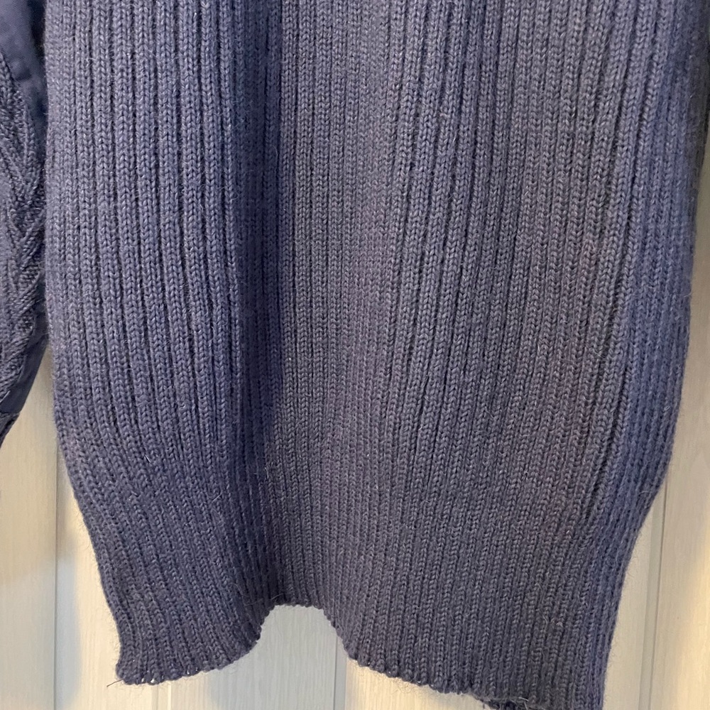 Citadel Vintage Men’s V Neck Navy Blue Sweater. Like New! - Picture 5 of 9